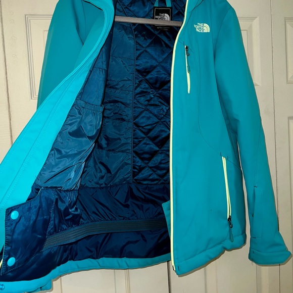 The North Face Women’s Winter Jacket - Picture 3 of 7